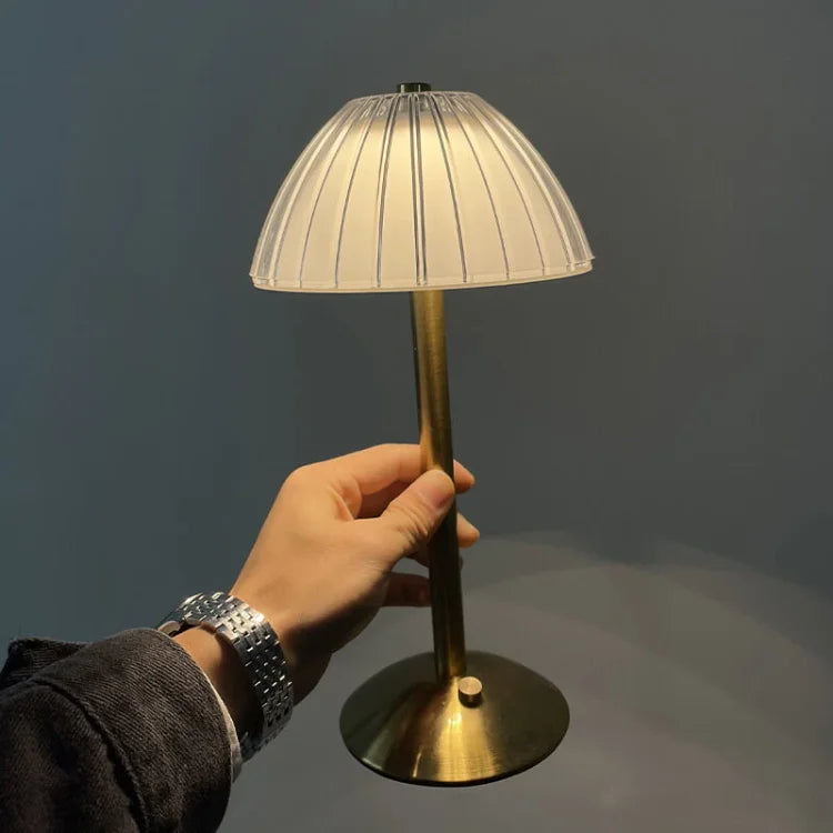 RadiantGlow | Krystall Bordlampe i Elegant Design
