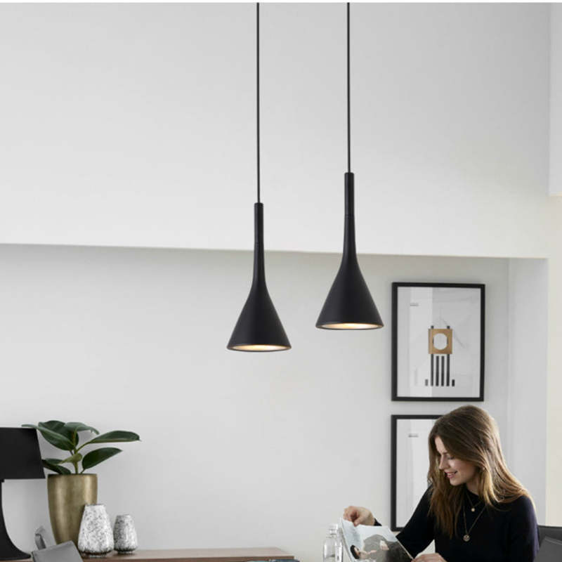 Shapelight | Stilren Trekantet Lampe for Hjemmet