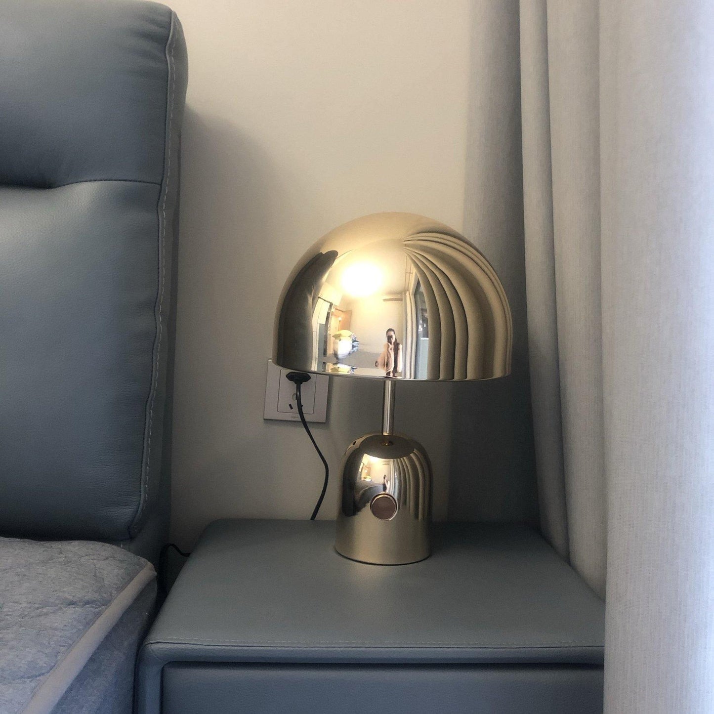 Chimelight | Klokkeformet Bordlampe for Elegant Belysning