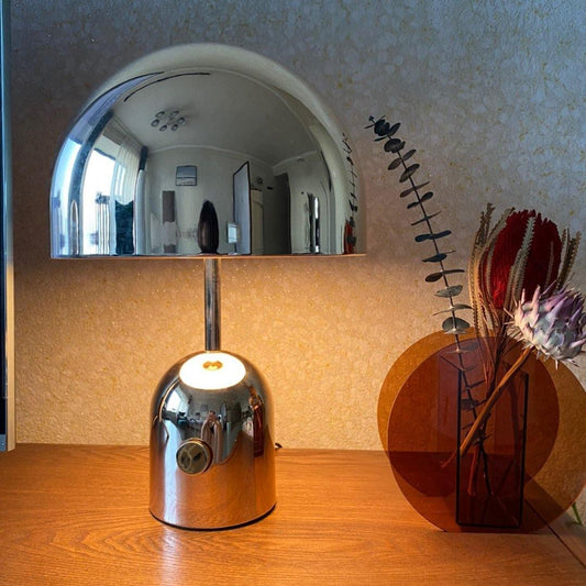 Chimelight | Klokkeformet Bordlampe for Elegant Belysning