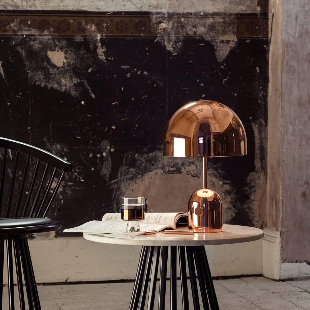 Chimelight | Klokkeformet Bordlampe for Elegant Belysning
