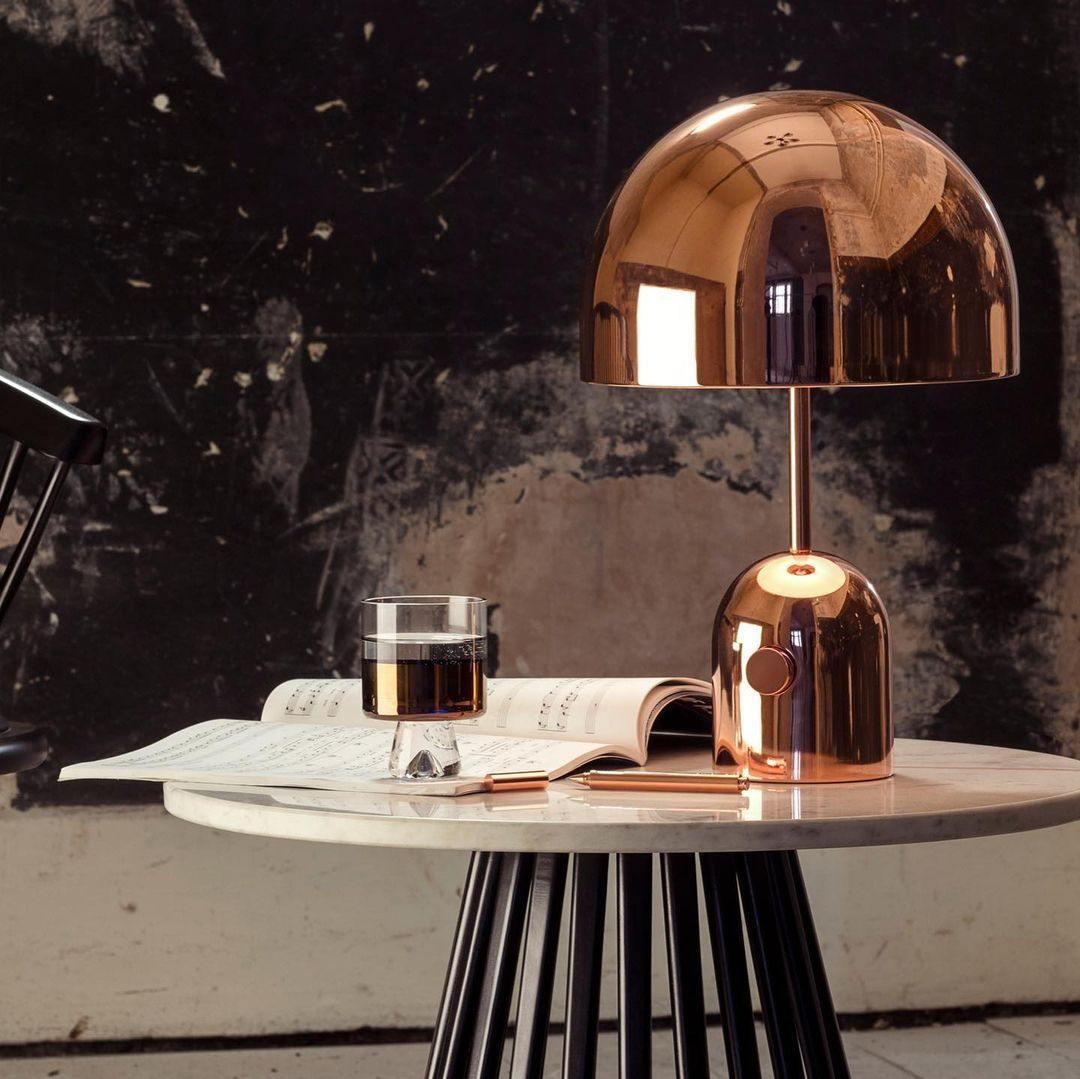 Chimelight | Klokkeformet Bordlampe for Elegant Belysning