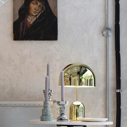 Chimelight | Klokkeformet Bordlampe for Elegant Belysning