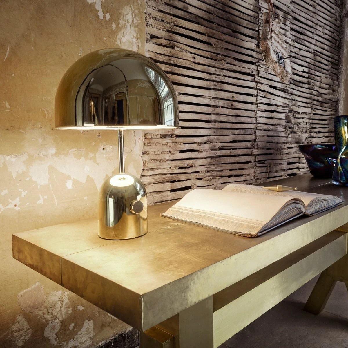 Chimelight | Klokkeformet Bordlampe for Elegant Belysning