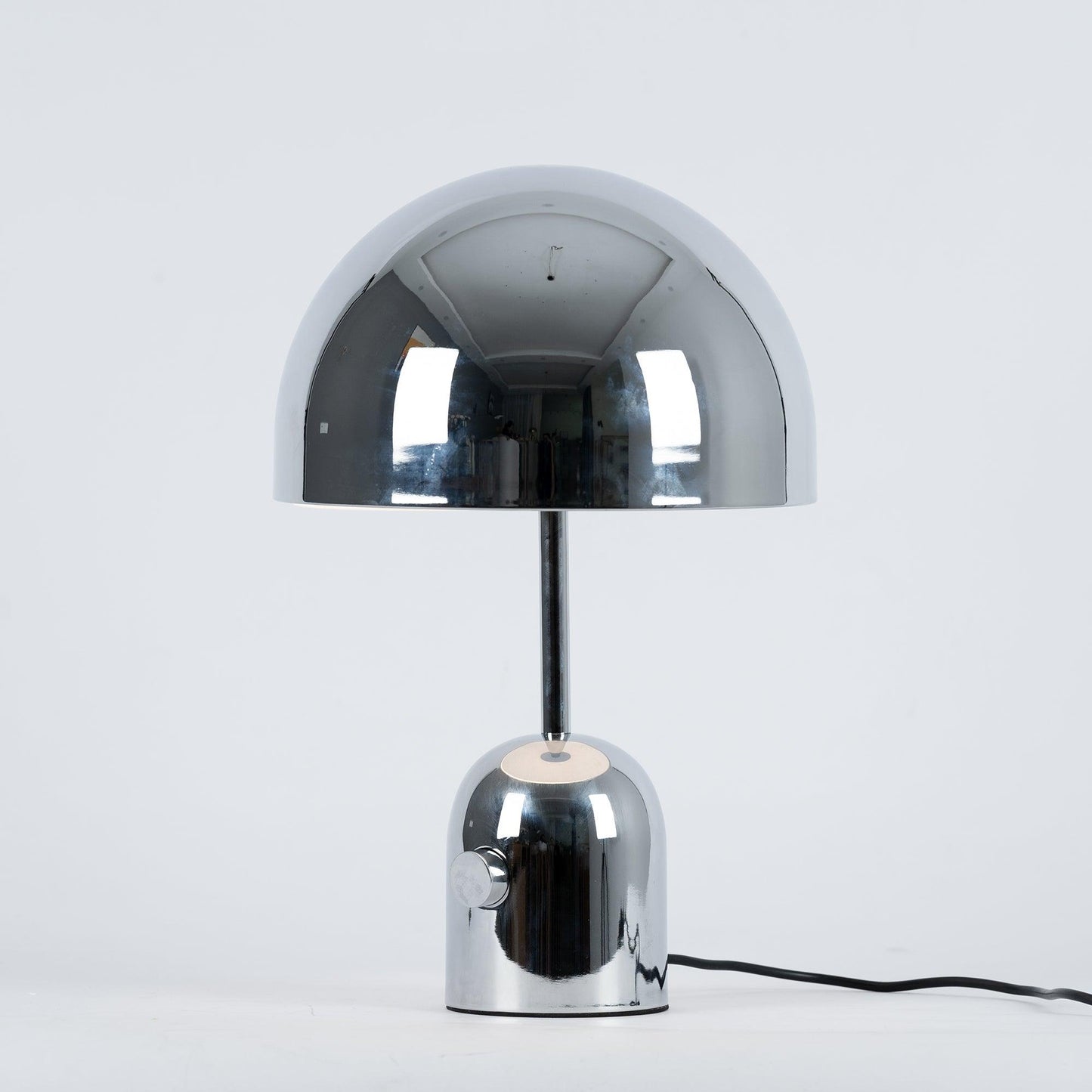 Chimelight | Klokkeformet Bordlampe for Elegant Belysning